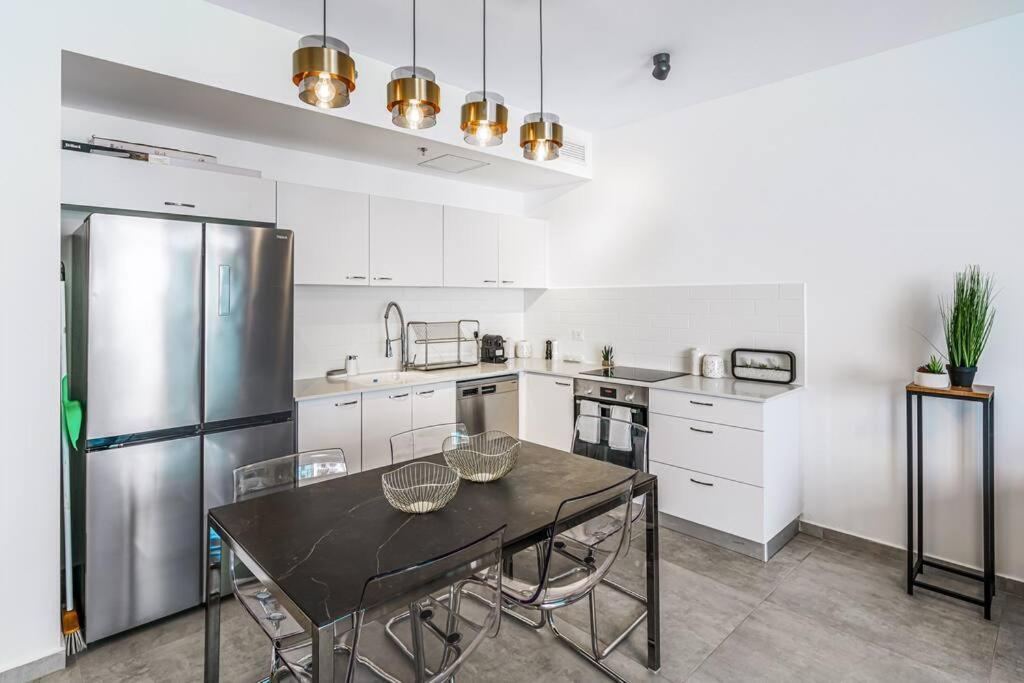 Apartment New 2br In Kompert By