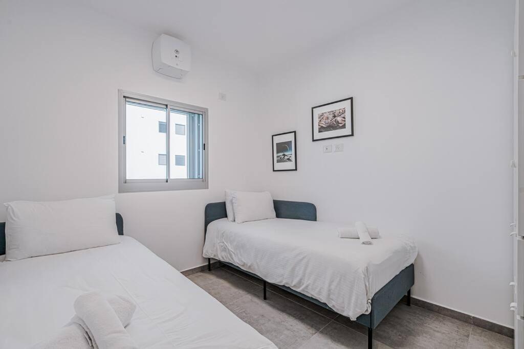 New 2br In Kompert By Tel Aviv